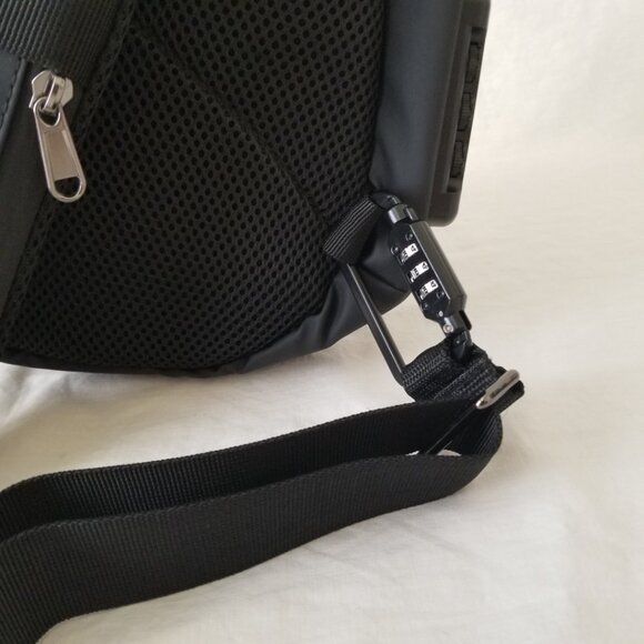 NEW! Anti-Theft Hard-Shell Crossbody/Shoulder Bag w/Locking Zippers and Strap - Picture 14 of 16